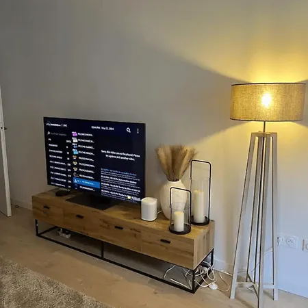 Modern With Terrace Apartman